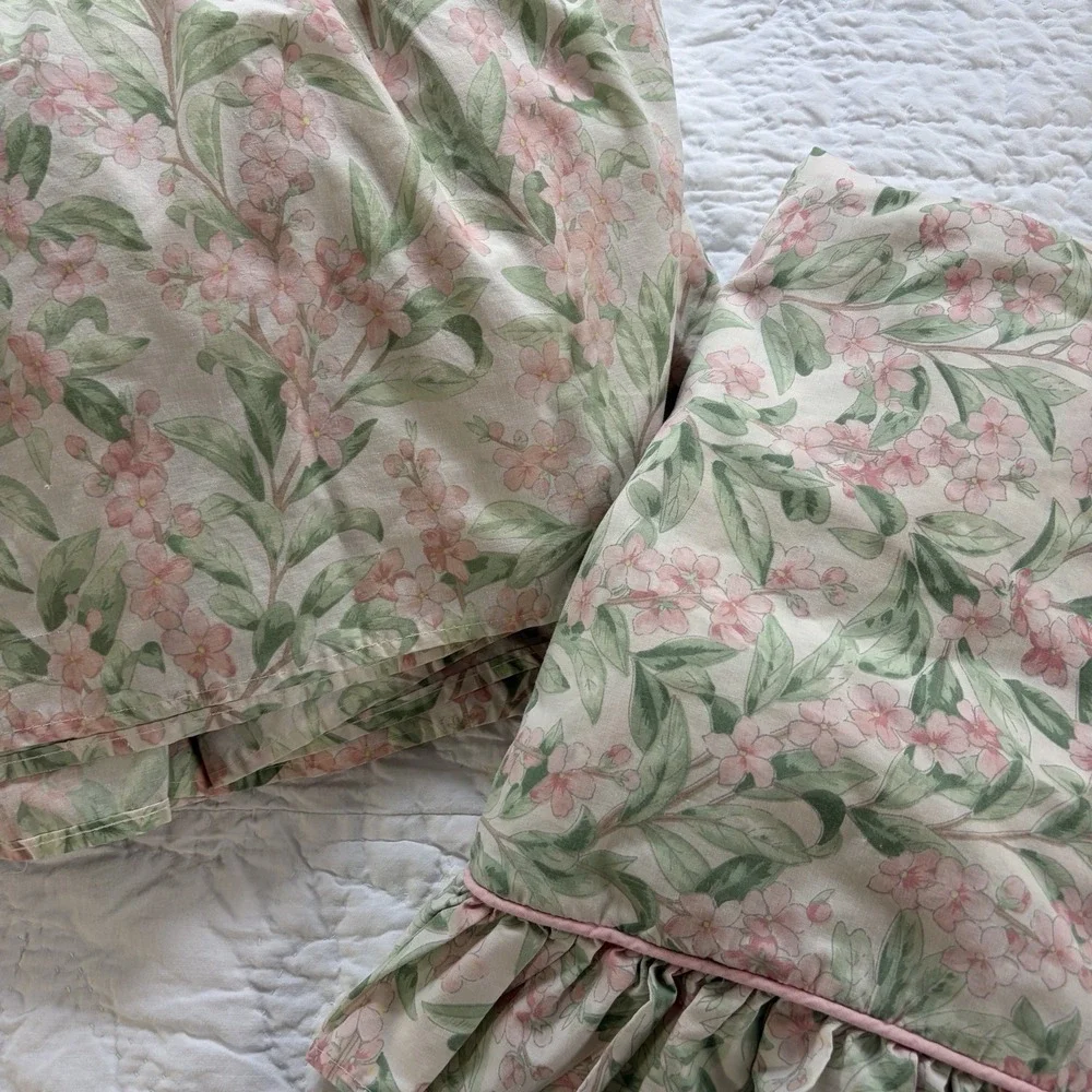Vintage Floral Bedskirt Queen + 2 Ruffled Shams Pink Green Cottagecore USA